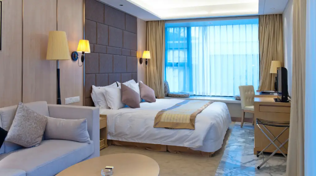 The Role of Technology in Modern Hotel Renovations 1